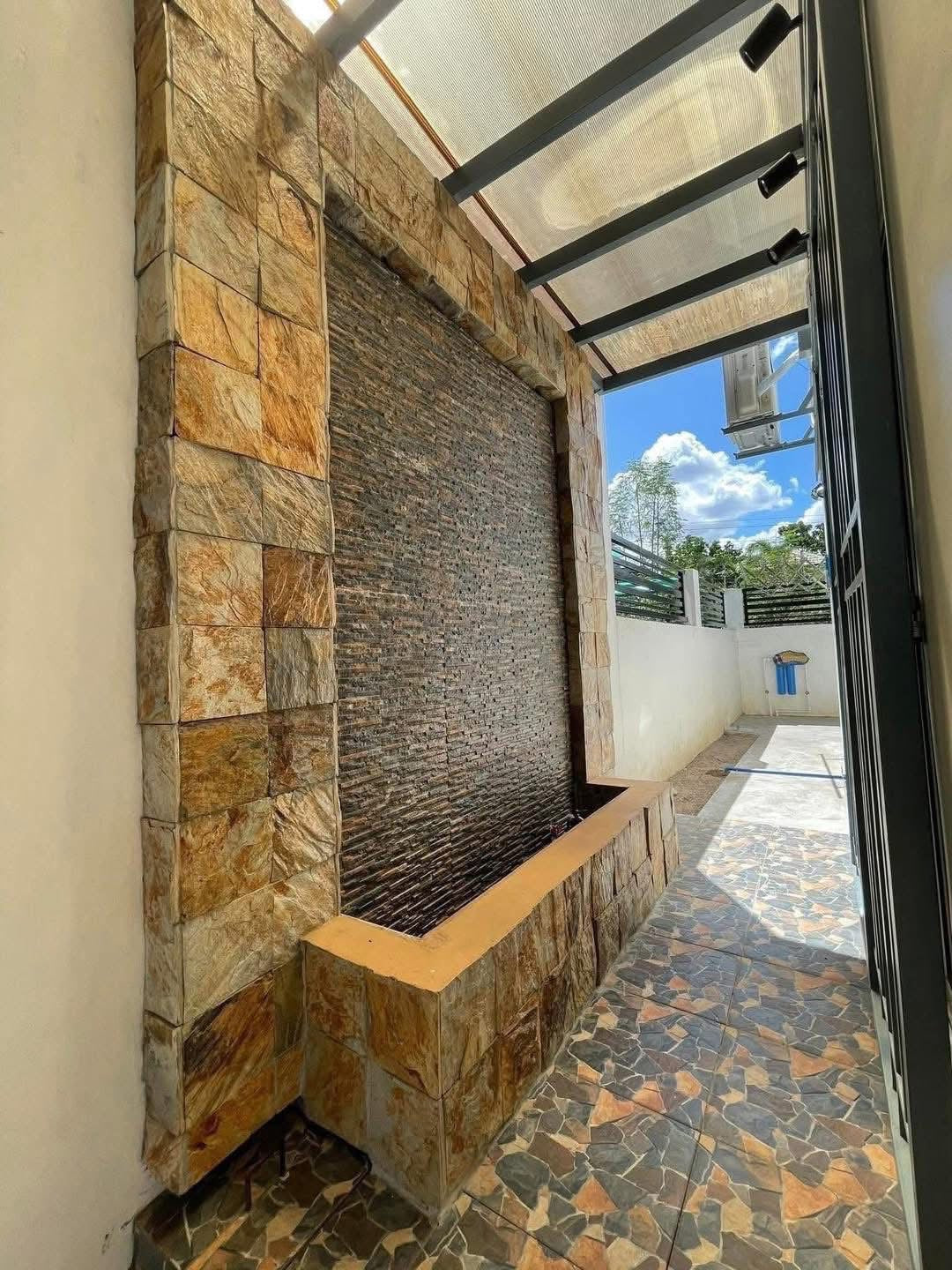 Furnised Moder House