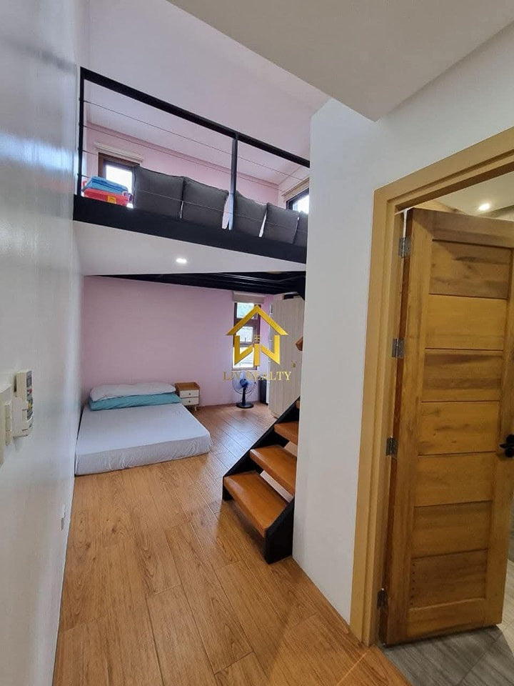 Unique Modern Elegant Home