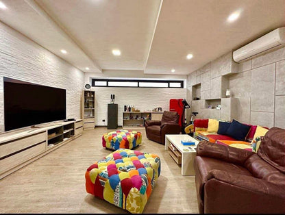 Huge House With Pool