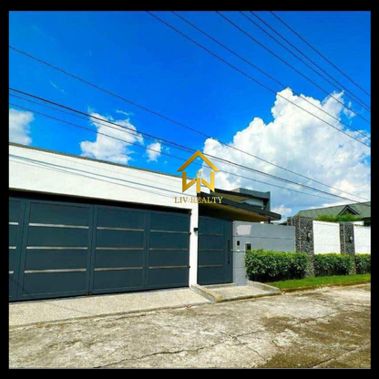 Huge House With Pool