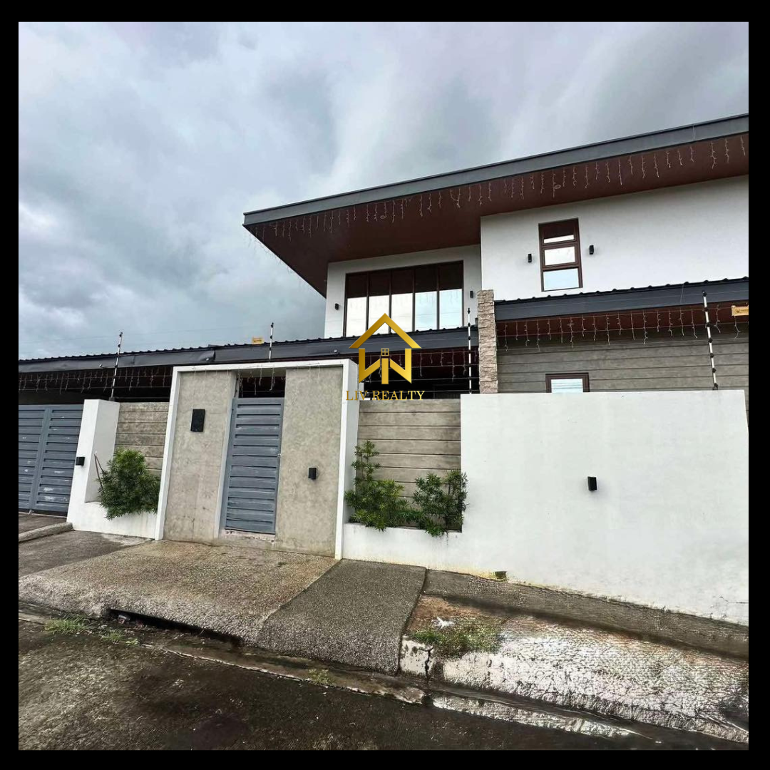 Spacious Modern home with Pool