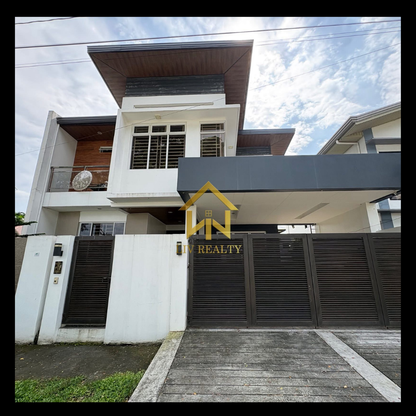 Pre owned Furnised Modern Home