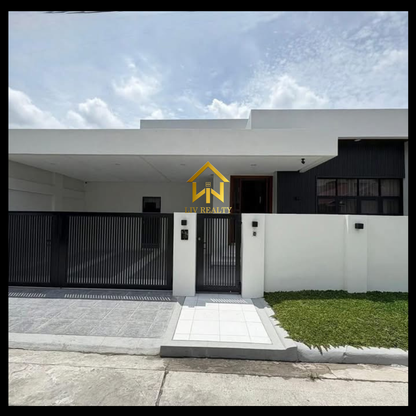 Bungalo House With Pool