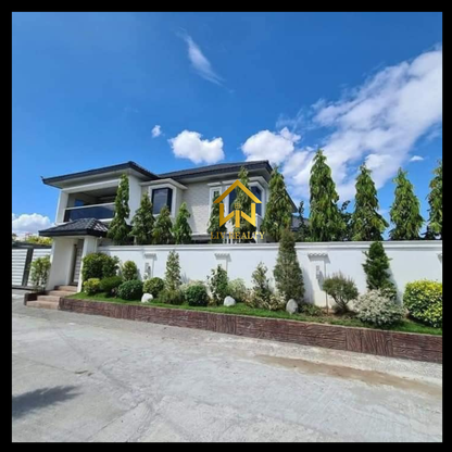 𝐅𝐔𝐑𝐍𝐈𝐒𝐇𝐄𝐃 𝐌𝐎𝐃𝐄𝐑𝐍 𝐇𝐎𝐔𝐒𝐄 𝐖𝐈𝐓𝐇 𝐒𝐖𝐈𝐌𝐌𝐈𝐍𝐆 𝐏𝐎𝐎𝐋 𝐅𝐎𝐑 𝐒𝐀𝐋𝐄