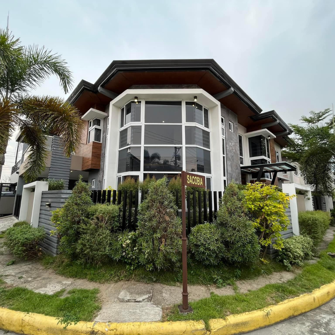 𝐋𝐔𝐗𝐔𝐑𝐈𝐎𝐔𝐒 𝐇𝐎𝐔𝐒𝐄 𝐖𝐈𝐓𝐇 𝐏𝐎𝐎𝐋 𝐅𝐎𝐑 𝐒𝐀𝐋𝐄